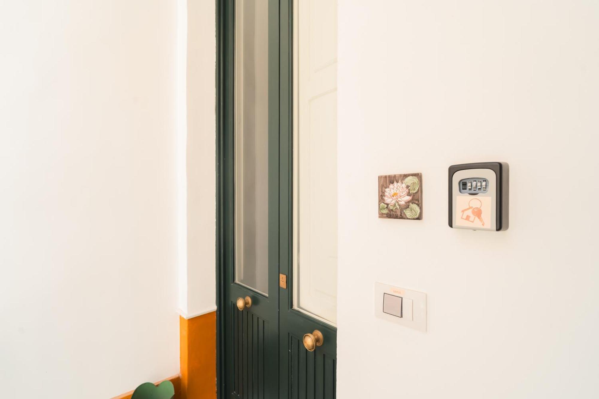 Lotus & Rooftop By Colibri Apartment